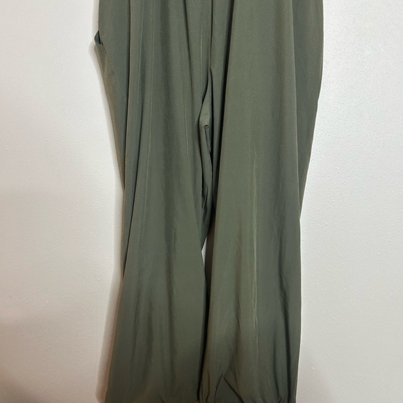 BNWT Abercrombie & Fitch traveler jumpsuit - Picture 10 of 11